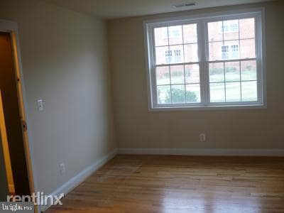 Building Photo - 201 16th St NE Unit 4 Rental