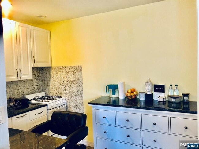 Photo - 400 Fairview Ave Unit 4J