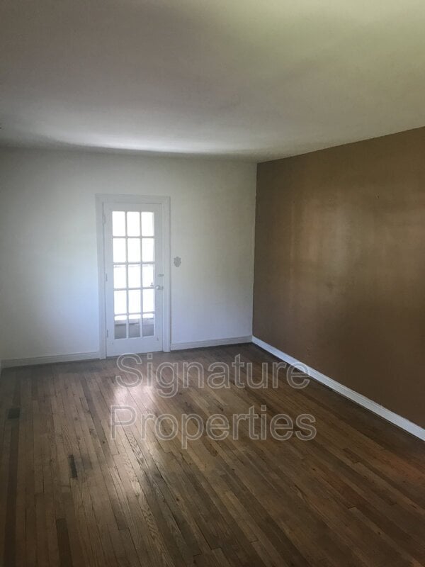 Photo - 2421 Wedgewood Ave