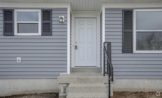 Building Photo - 1302A Farmingdale Dr Rental