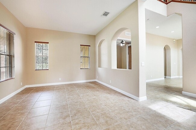 Photo - 748 Cresta Cir