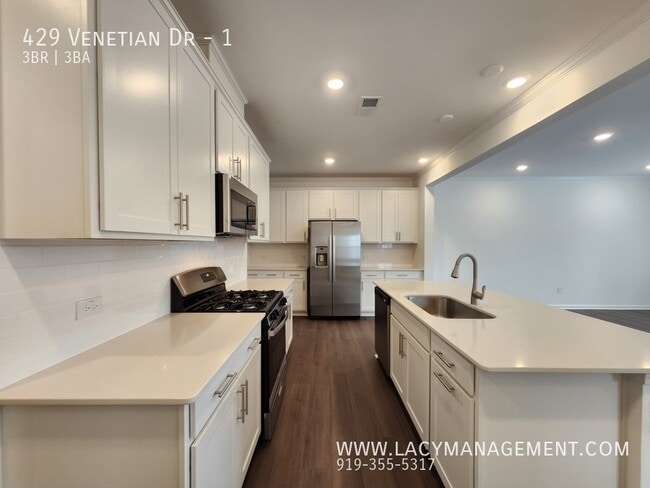 Photo - 429 Venetian Dr