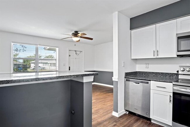 Photo - 101 NE 35th St Unidad A