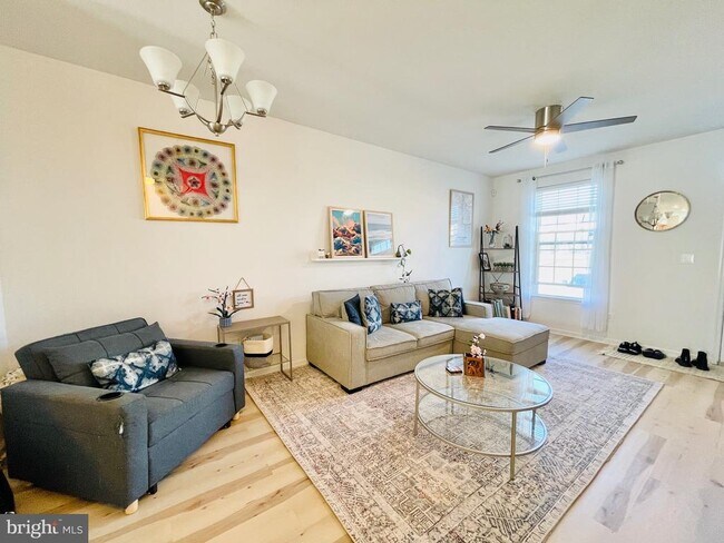 Photo - 127 Streamview Dr