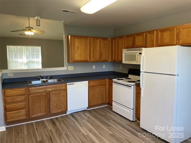 Photo - 6421 Sunman Rd