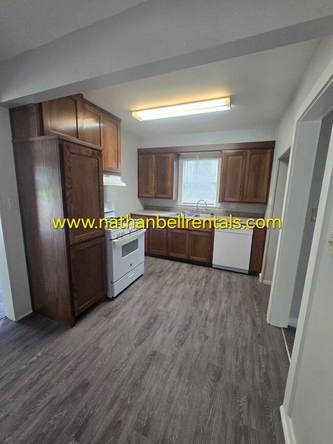 Photo - Single-Family Home: 3 Bed, 2 Bath