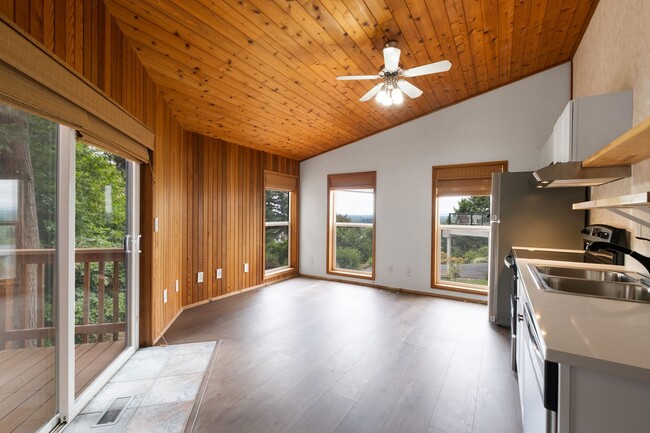 1000-2221-2225-2229 Timothy Drive - 1000-2221-2225-2229 Timothy Drive Apartment Unit 1000-2225