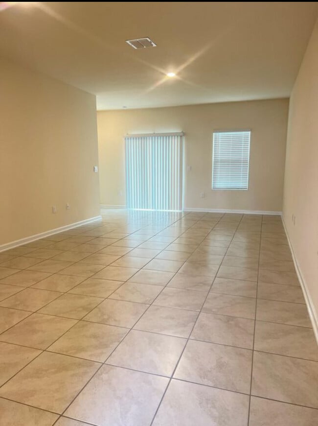 Photo - 131 Pomona Wy