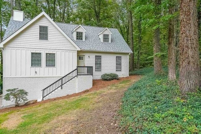 Photo - 317 E Claiborne Ct