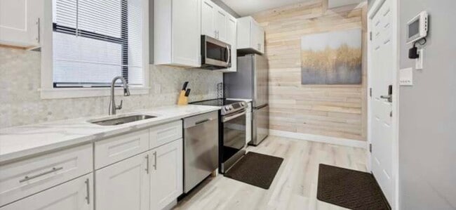 3111 W Diamond St Unit 3