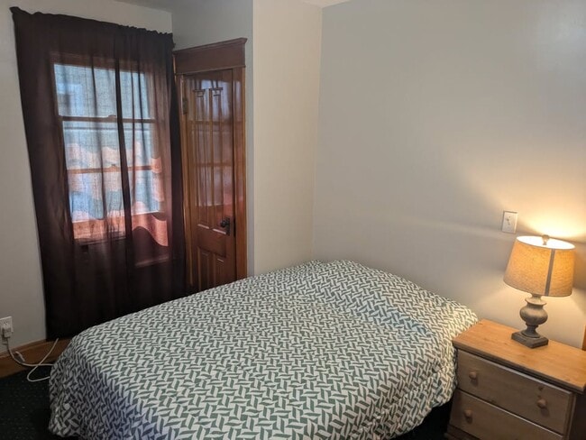 Photo - 401 State St