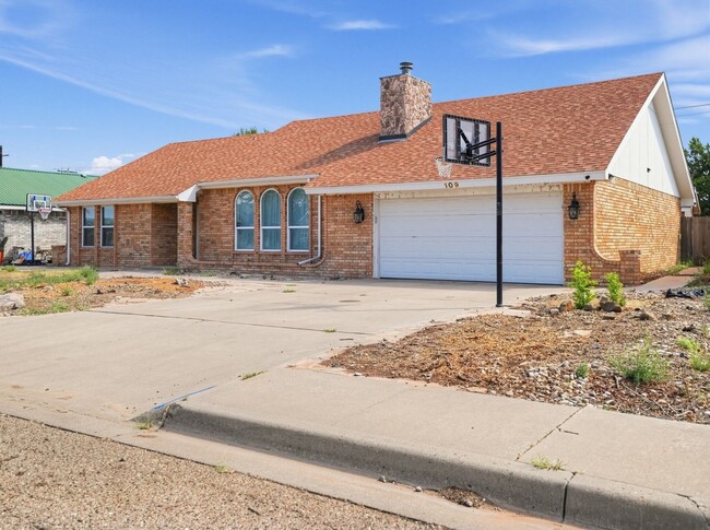 109 Rosewood Dr