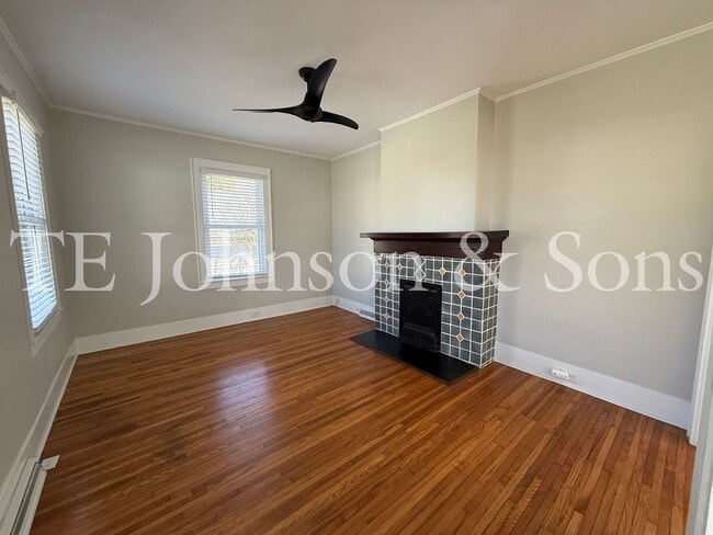 Photo - Charming 3BR Home with Fenced Yard, Hardwood Floors and Classic Built Ins