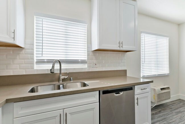 Aurora Vista Apartments