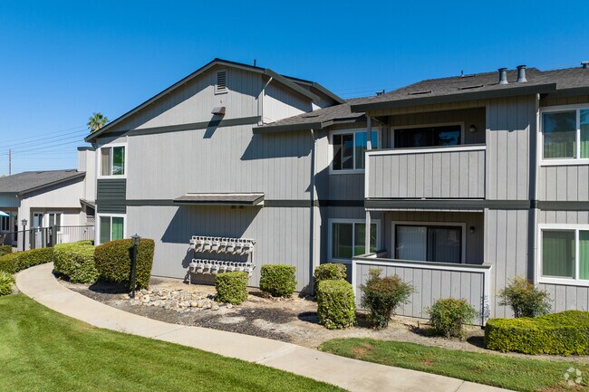 Maple Ridge Apartments