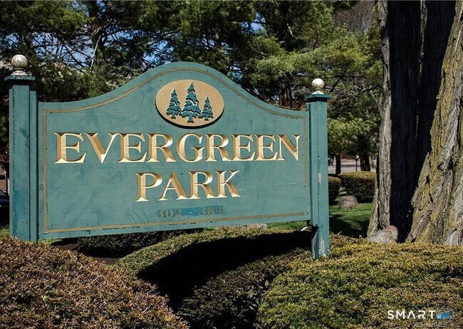 Building Photo - 372 Knapps Hwy Unit 372