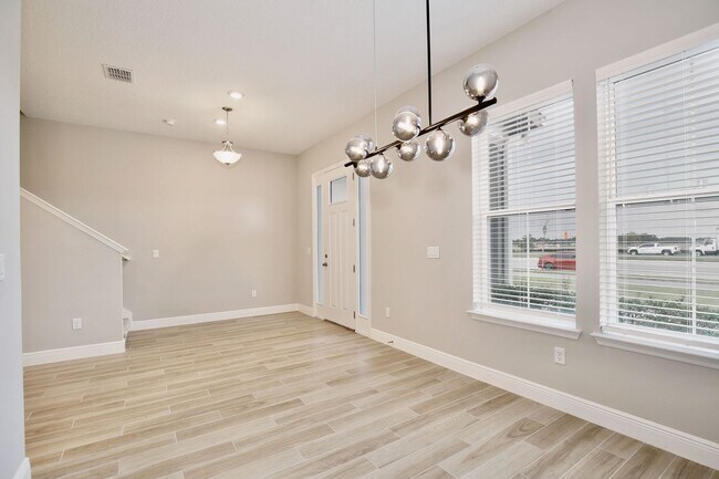Photo - 6491 Cyrils Dr