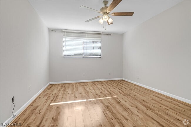 Building Photo - 6300 South Pointe Blvd Unit 142 Rental