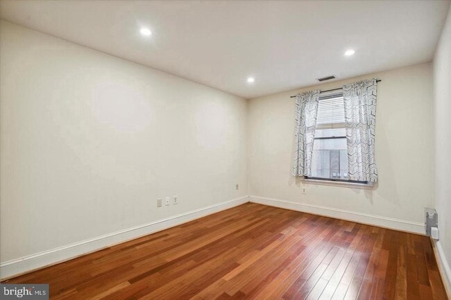 Photo - 1914 Fairmount Ave Unit 5