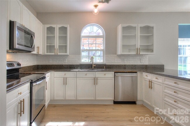 Photo - 8414 Bampton Dr