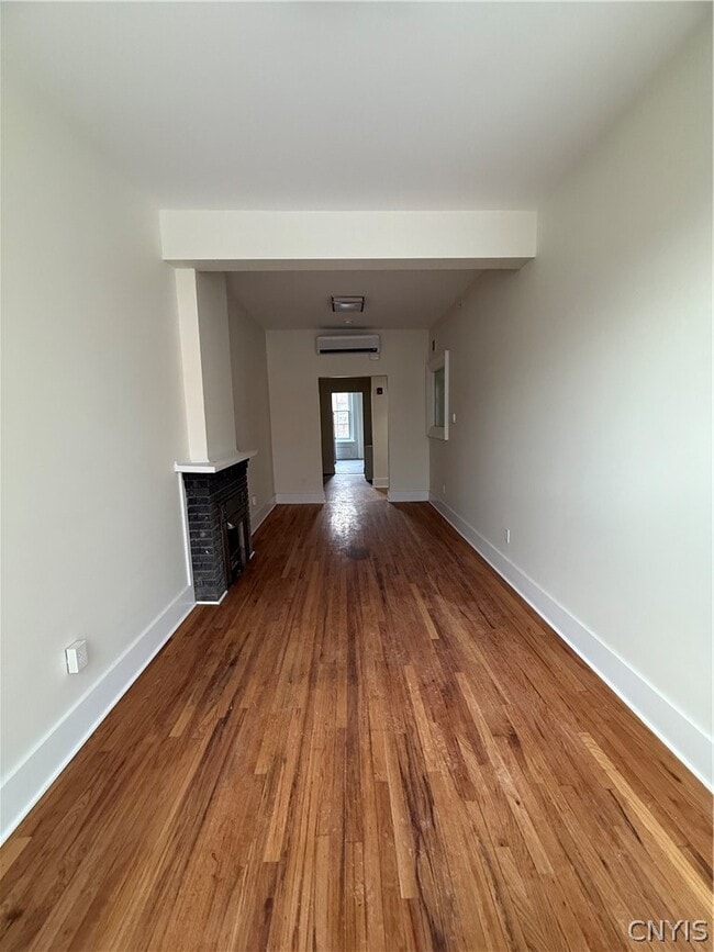 Photo - 109 Main St