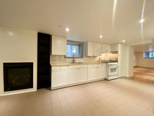 209 Madison Ave Unit 5