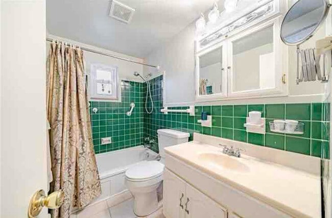 Photo - 140 Greenbriar Dr