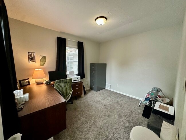 1512 K Ave NE