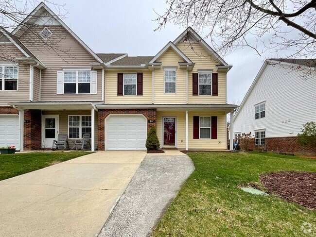 Building Photo - Rarely Available & Beautifully Renovated 3... Rental