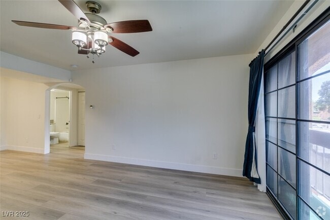Building Photo - 5166 S Jones Blvd Unit 202 Rental