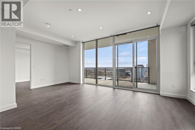 Photo - 741 King St W Unité 1512