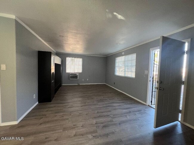 Photo - 43119 7th St