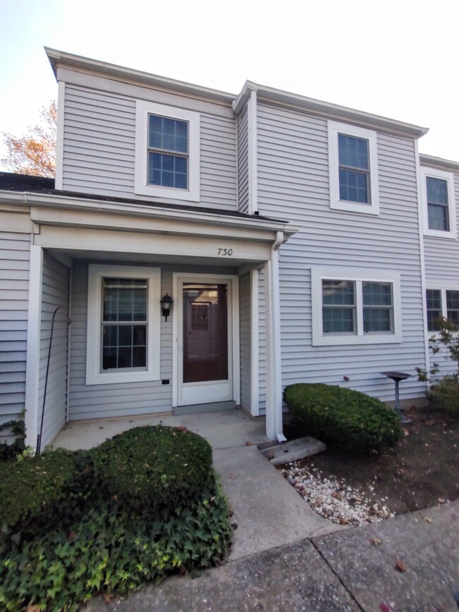 Photo - 730 Cambridge Ct Townhome