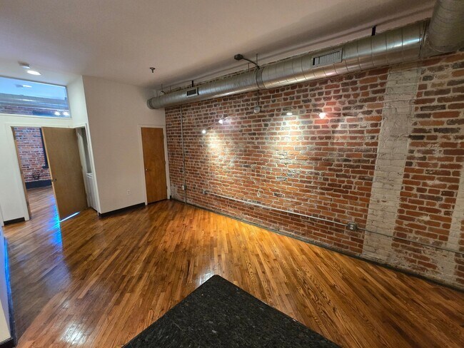 Photo - 1318 W Broad St Unit 202