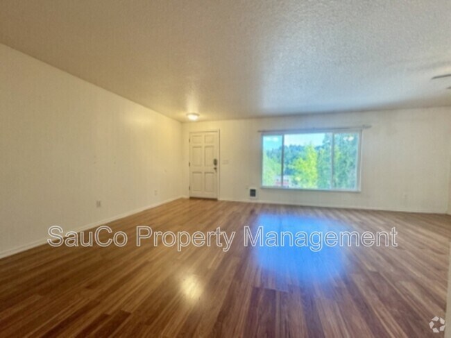Building Photo - 5560 SW Beaverton Hillsdale Hwy Rental