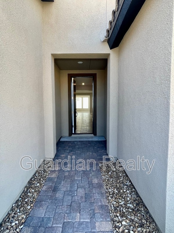 Photo - 223 Sun Glaze Ave