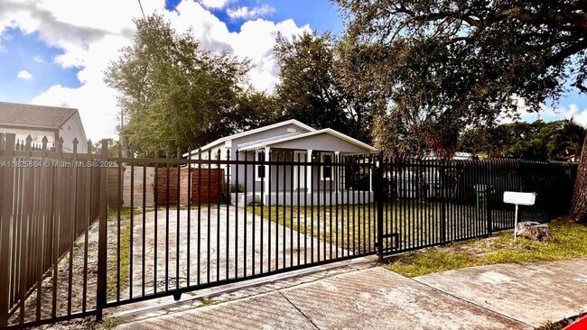 Building Photo - 2260 NW 91st St Unit B Rental