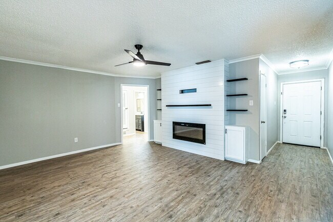 Photo - Beautiful 3 bed 2 bath with a bonus room