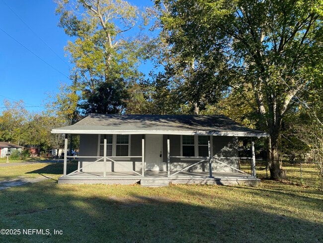 Building Photo - 1421 Detroit St