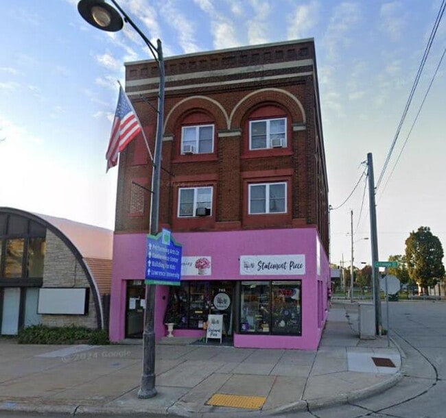 Photo - 745 W College Ave