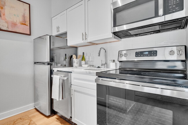 Photo - TRELLIS - LAKE POINTE