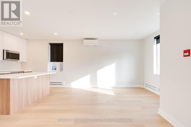 Photo - 160 Tyrrel Ave