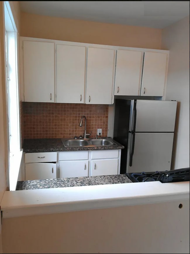 Kitchen - 2508 Decatur St