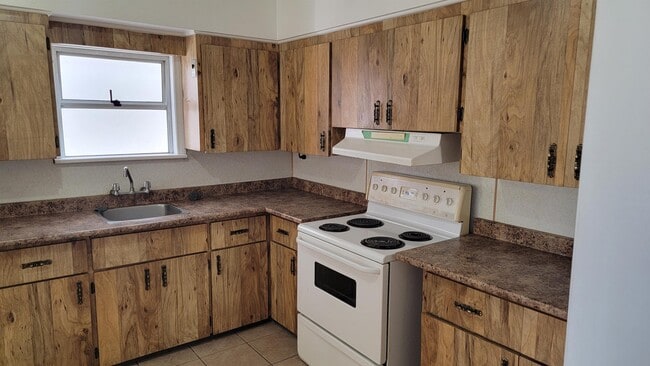 Photo - 454 E 55th Ave