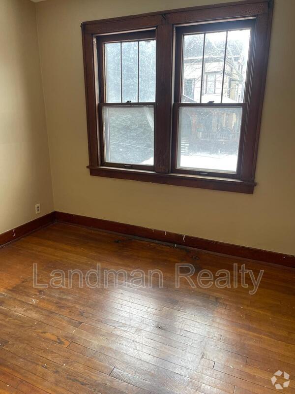 Building Photo - 519 Verona St Rental