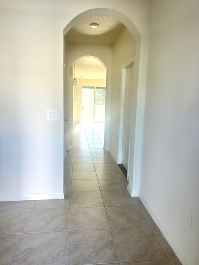 Photo - 3/2.5 GATED COMMUNITY - TOWNHOUSE - GREAT SCHOOLS IN PALMER RANCH