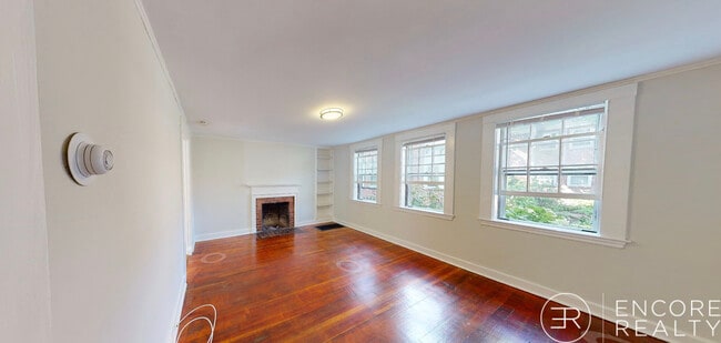 Building Photo - 38 Gibson St