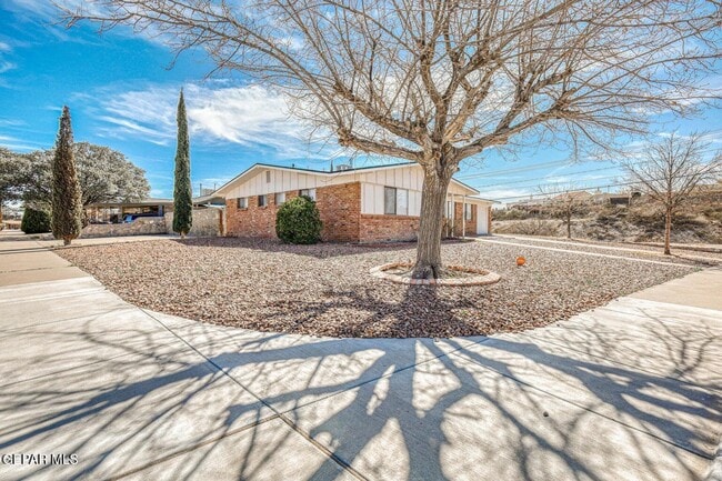 Photo - 524 Balboa Rd