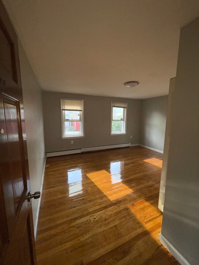 46 Linden St Unidad 1st floor