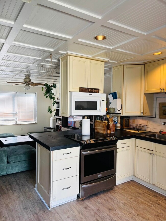 Photo - 301 S Lipona Rd